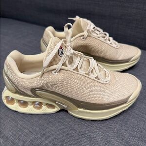 Women's Cream Sneakers